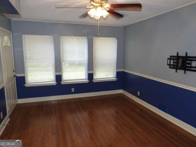 Building Photo - 216 Topi Trail