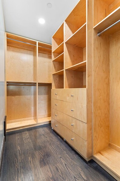 Building Photo - 4182 Irving Pl