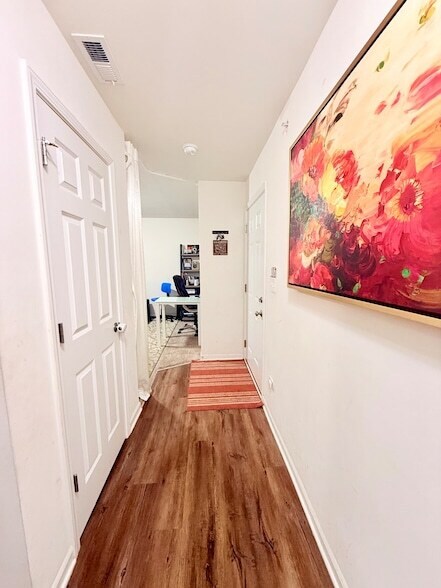 Building Photo - 2995 Madison Dr