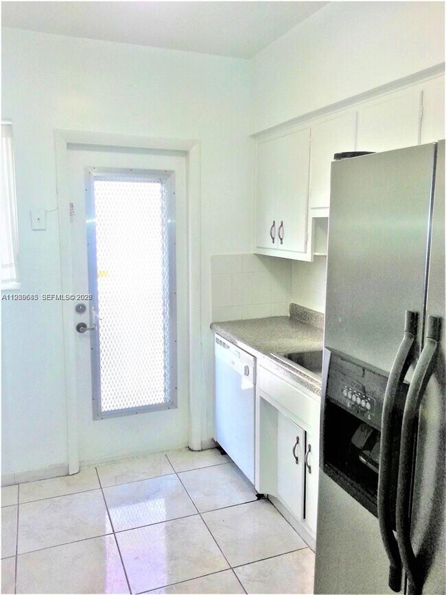 Building Photo - 462 Golden Isles Dr