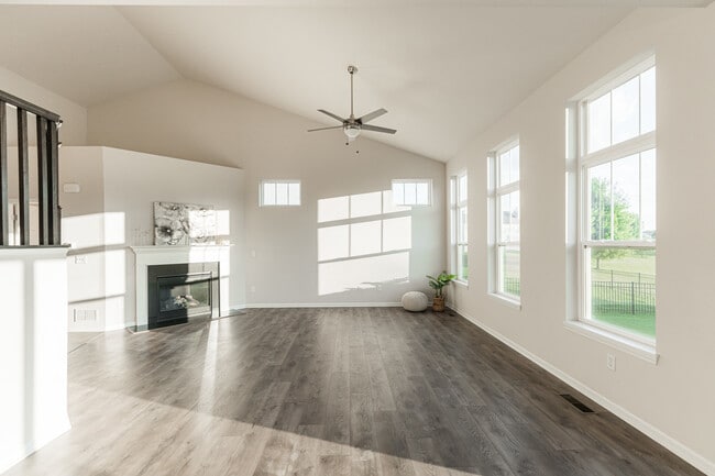 Building Photo - 1125 Juniper Dr