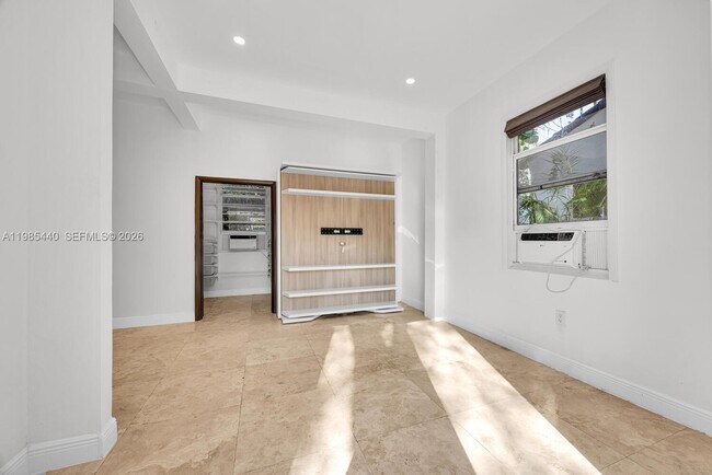 Building Photo - 517 Minorca Ave