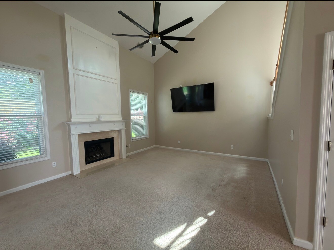Building Photo - 1570 Valley Club Dr
