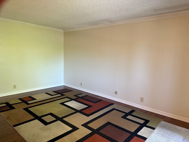Building Photo - Great central SJ location near Highways 87...
