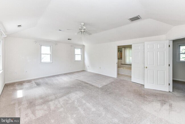 Building Photo - 1314 19th St S