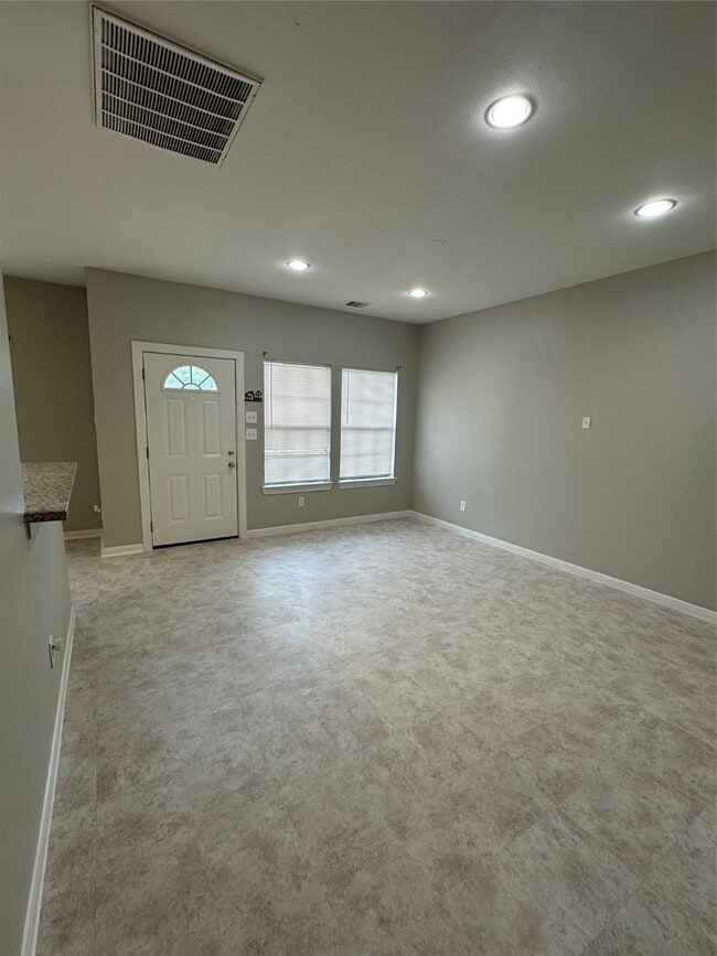 Building Photo - 9610 Buffum St
