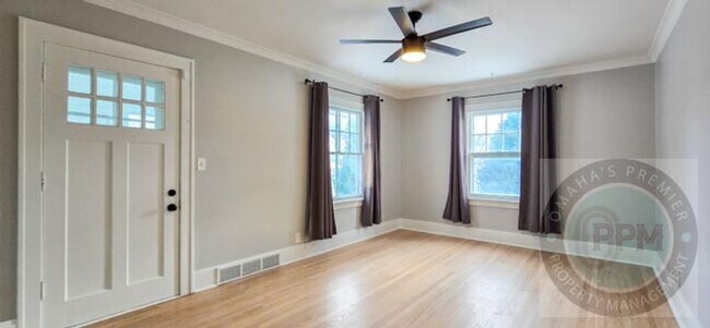 Building Photo - A "Must See" 2bd/1ba Beautiful home!