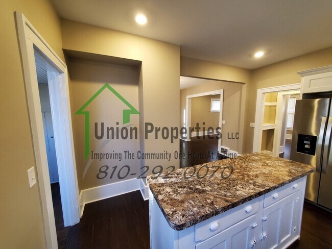 Building Photo - 1626 6th St