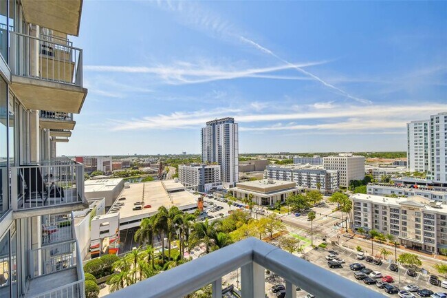 Building Photo - 777 N Ashley Dr