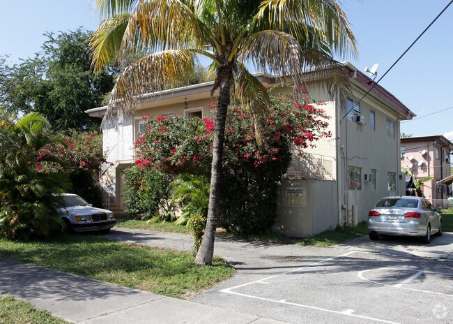 Building Photo - 4145 SW 14th St