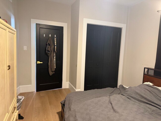 Building Photo - Beautifully Renovated 2-Bedroom Apartment in Duck Pond
