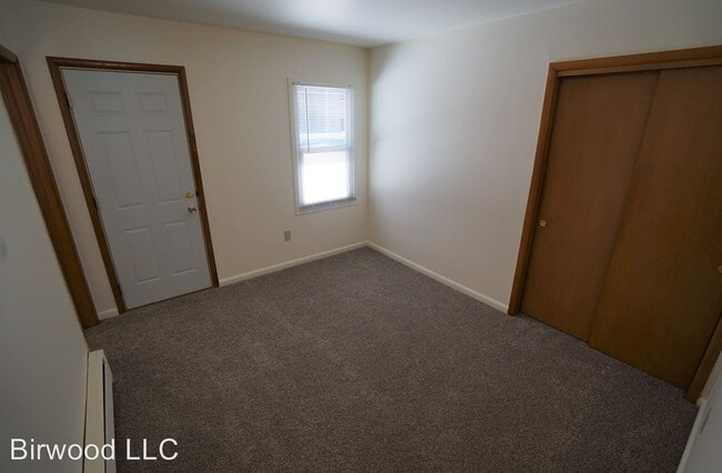 Building Photo - 1330 N Stoughton Rd