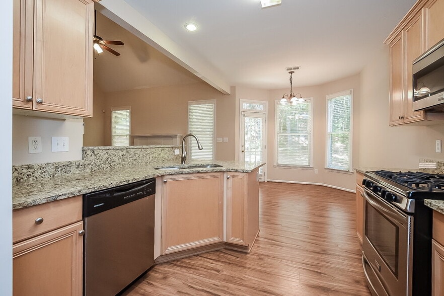Building Photo - 207 Wildwood Way