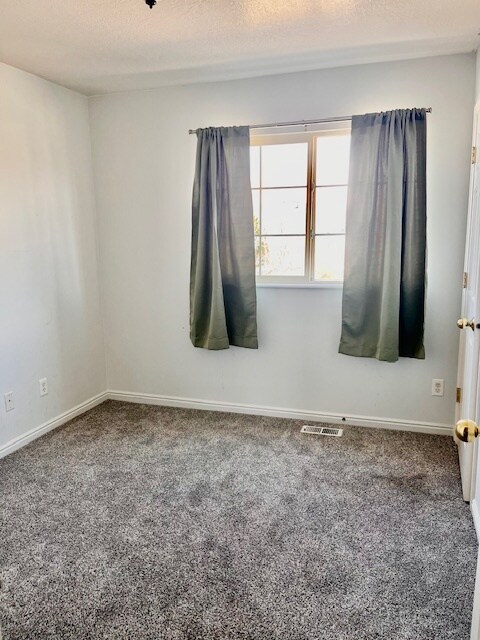 Building Photo - 2048 N Boysenberry Dr