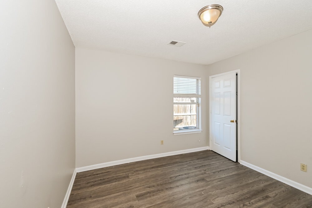 Building Photo - 5979 Prairie Cove