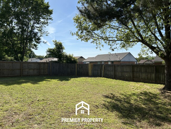 Building Photo - Cozy 3BR/1.5BA Horn Lake Home | Vaulted Ceilings & Bay Window Kitchen