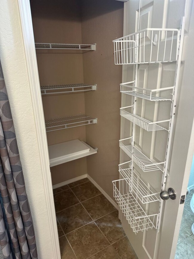 Building Photo - Available Now! Beautiful 4-Bedroom, 2-Bathroom Springdale Home w/ Fenced-In Yard and Covered Patio