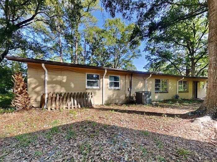 Building Photo - 2005 Figaro Ln