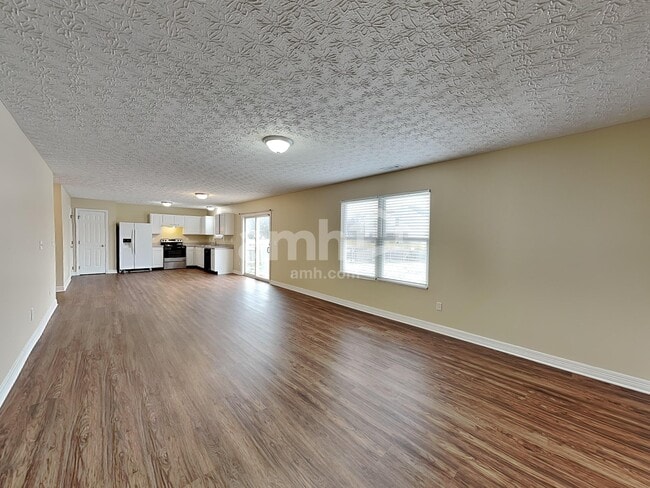 Building Photo - 82 Richard Ave