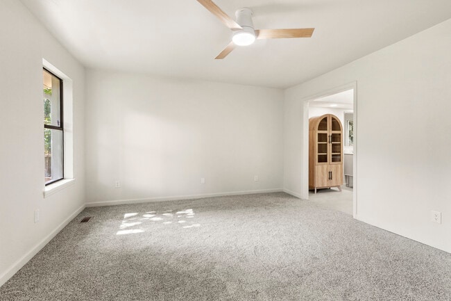 Building Photo - 8747 S 68th E Ave