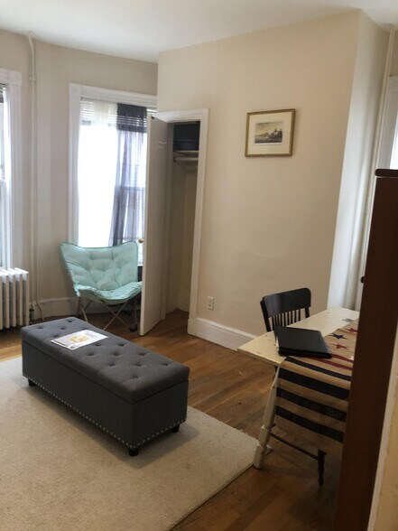 Primary Photo - 37 Harvard St