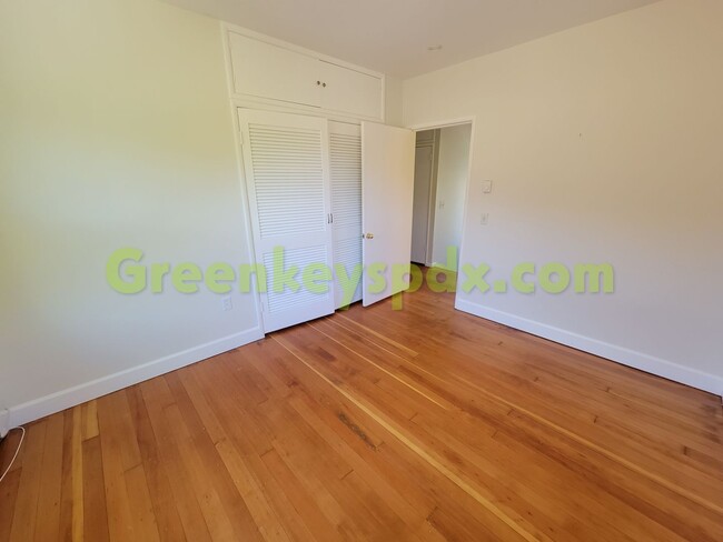 Building Photo - Awesome 3-Bedroom 1.5-Bathroom House in Ho...