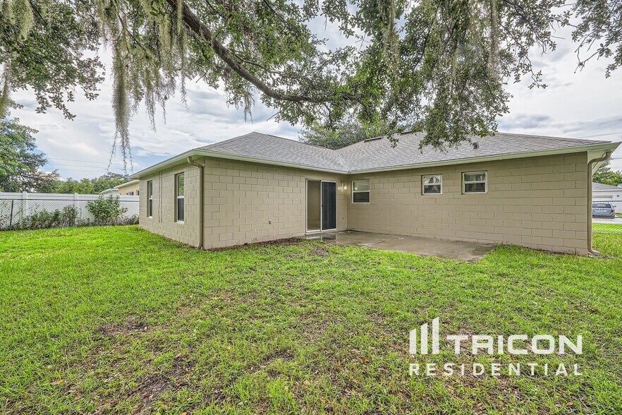 Building Photo - 104 Aurora Ln