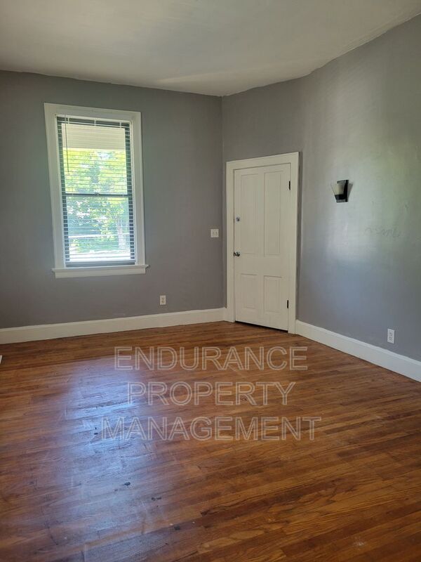 Building Photo - 538 Grand Ave
