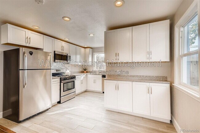 Building Photo - 1764 Oswego St