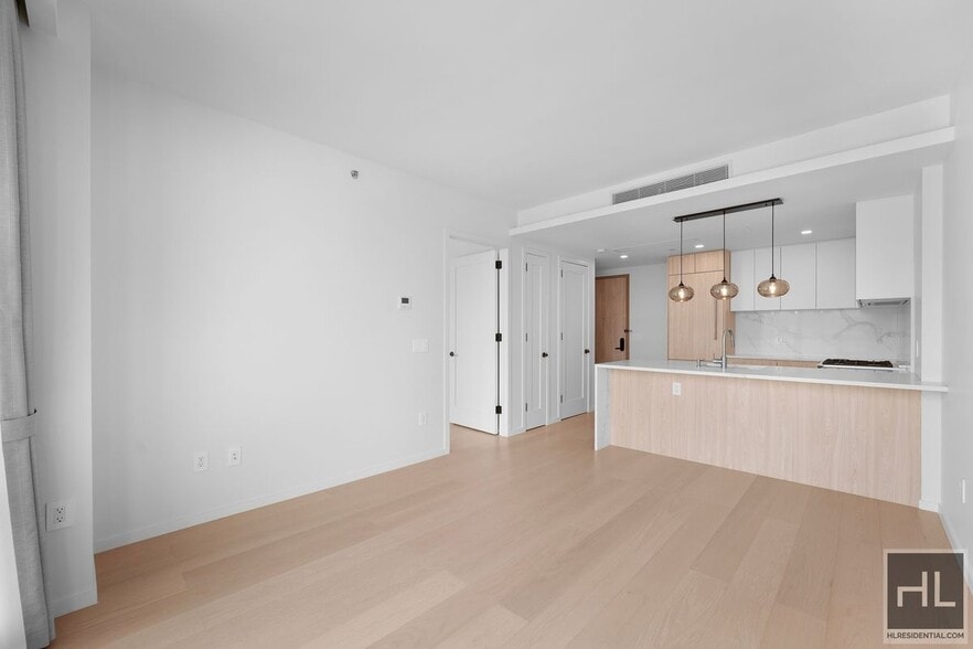 Building Photo - 45th Road