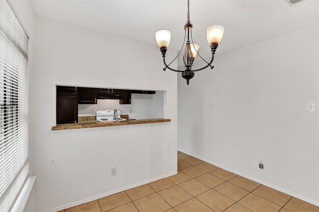 Building Photo - 17807 Glenmark Dr