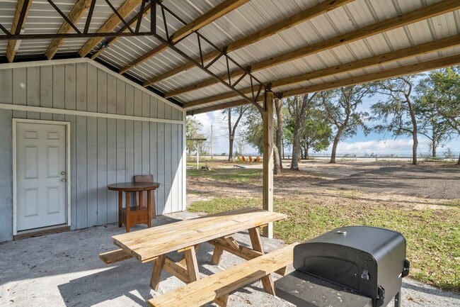Building Photo - 13382 FL-20