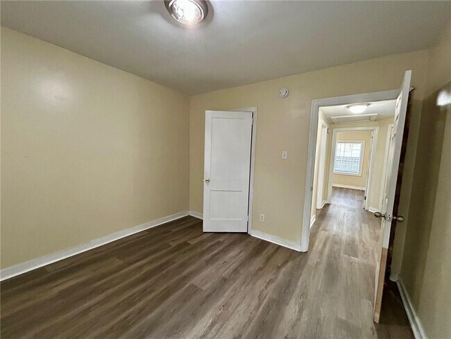 Building Photo - 2861 Ralston Rd