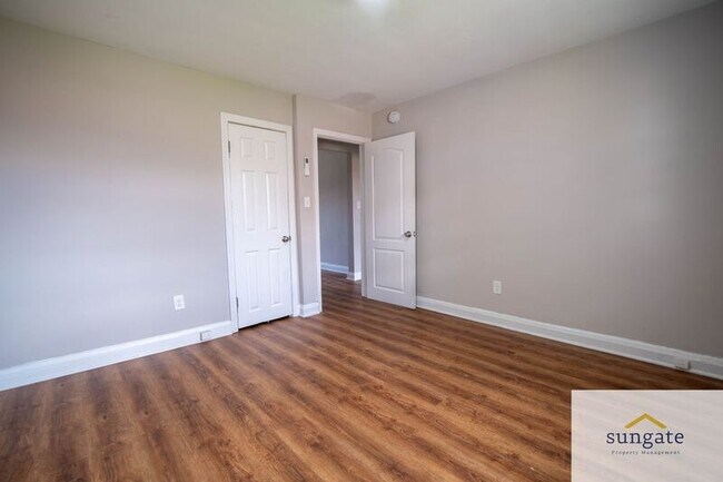 Building Photo - 1410 Dartmouth Ave