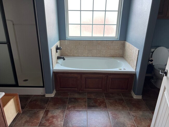 Building Photo - functionality, style, and comfort—3 Bedroom 2 Bath with 3 car garage