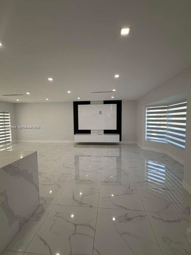 Building Photo - 19020 SW 91st Ave