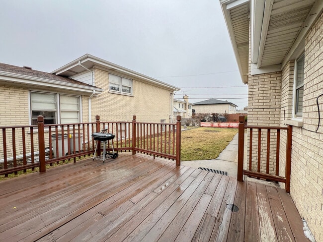 Building Photo - 4716 Thatcher Ave