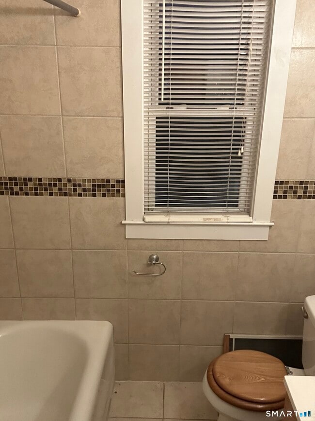 Building Photo - 54 Sherman Ave