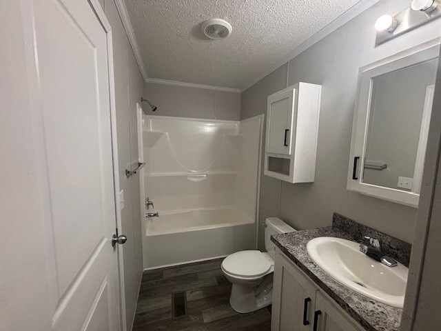 Building Photo - 831 N Pontiac Trail