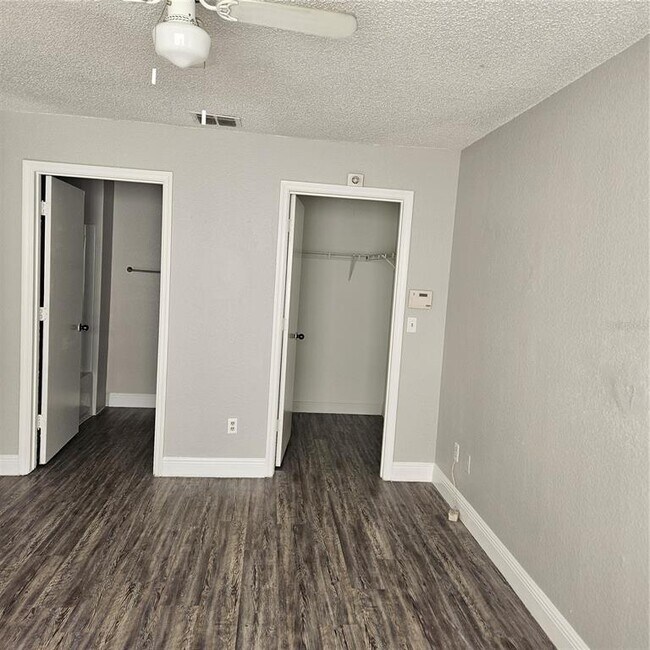 Building Photo - 2550 N Alafaya Trail