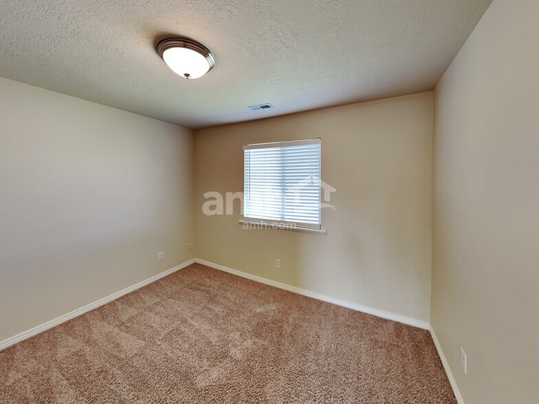 Building Photo - 3501 Bay Ct