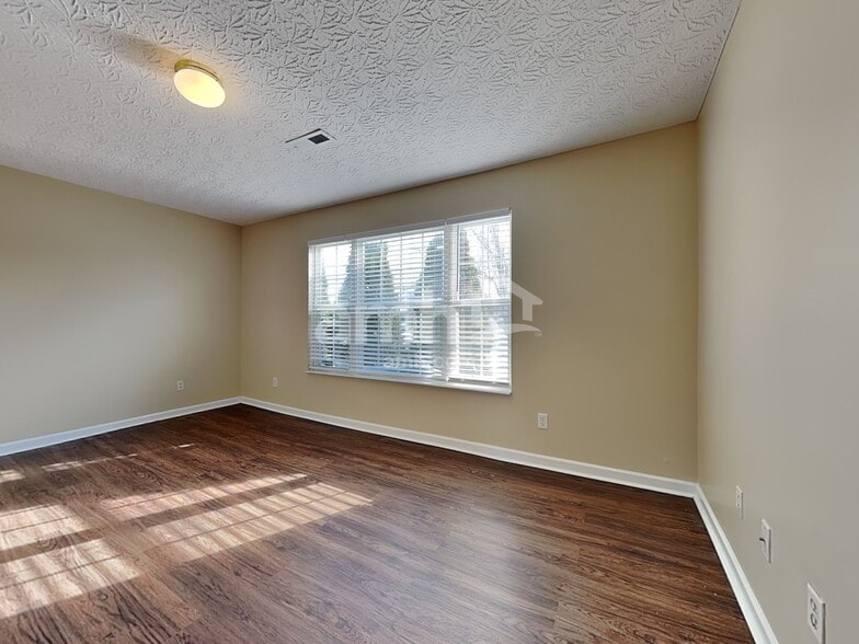 Building Photo - 930 W Jameson Ct