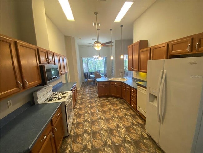 Building Photo - 5141 Aurora Dr