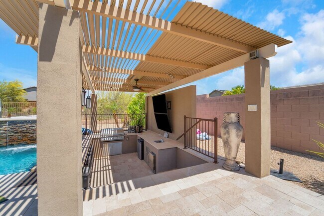 Building Photo - Spacious 4BR House in Cave Creek