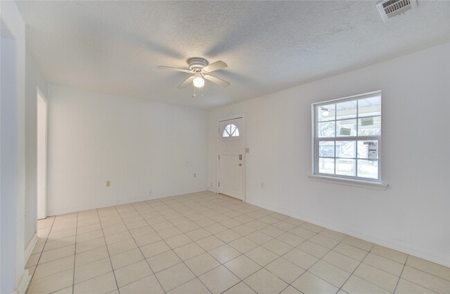 Building Photo - 10717 Pillot St