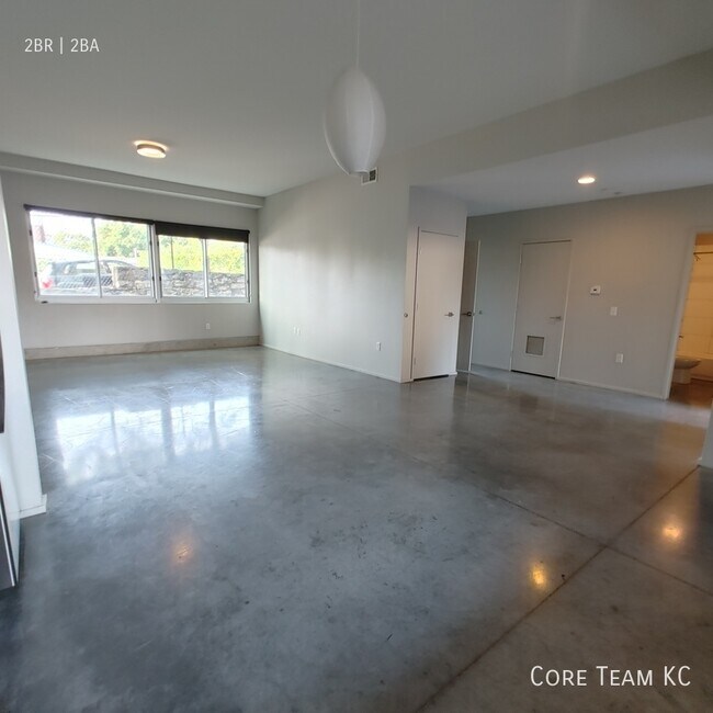 Building Photo - LARGE two bedroom