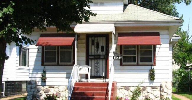 Primary Photo - 12437 S Harvard Ave