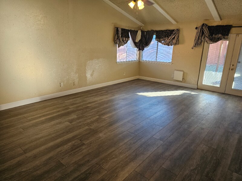 Building Photo - 1733 Crystal Way