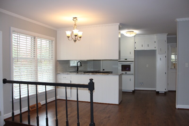 Building Photo - 19 Bridgewood Ave