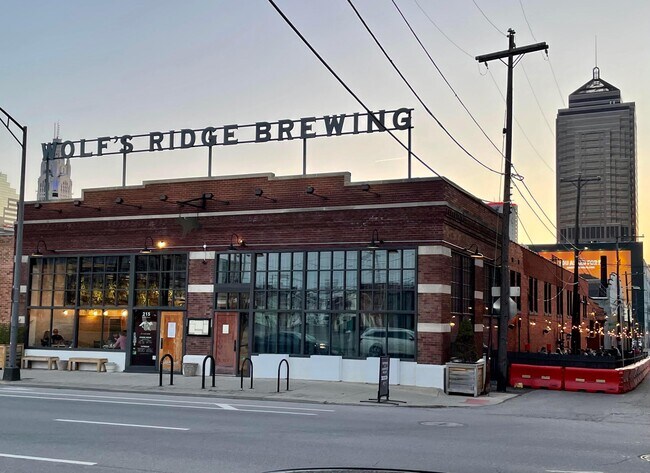 Building Photo - 225 N 4th St